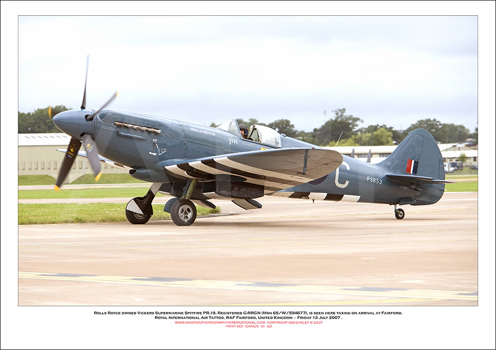 G-RRGN - Supermarine Spitfire Mk.XIX (Msn 6S/W/594677) - 01