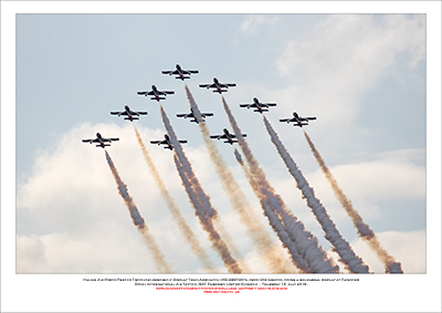 ITALY-01 -  Italian Air Force Frecce Tricolori Aerobatic Display Team Aermacchi MB-339PAN�s desplaying - 01