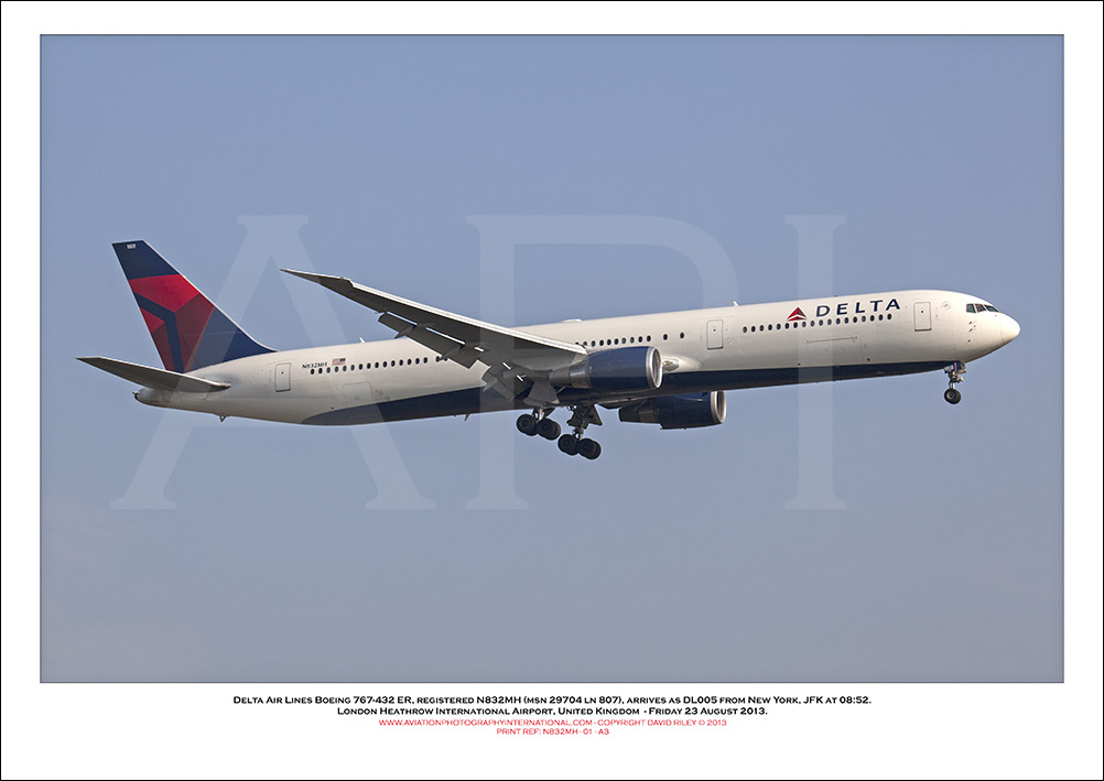 N832MH - Delta Air Lines Boeing 767-432 ER  (Msn 29704 Ln 807) - 01