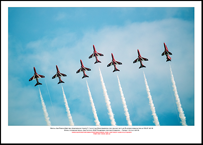 REDS -The Royal Air Force�s Red Arrows coming out of the Pheonix formation at RIAT 2018 - 08