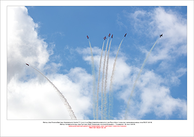REDS - Royal Air Force Red Arrows execute the Palm Split at RIAT 2019 - 32