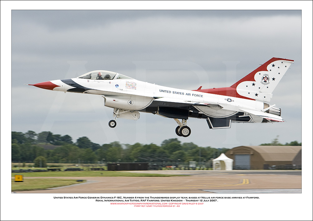 USAF-THUNDERBIRDS4 - United States Air Force Thunderbirds No4 - Genera1 Dynamics F-16C Fighting Falcon - 01